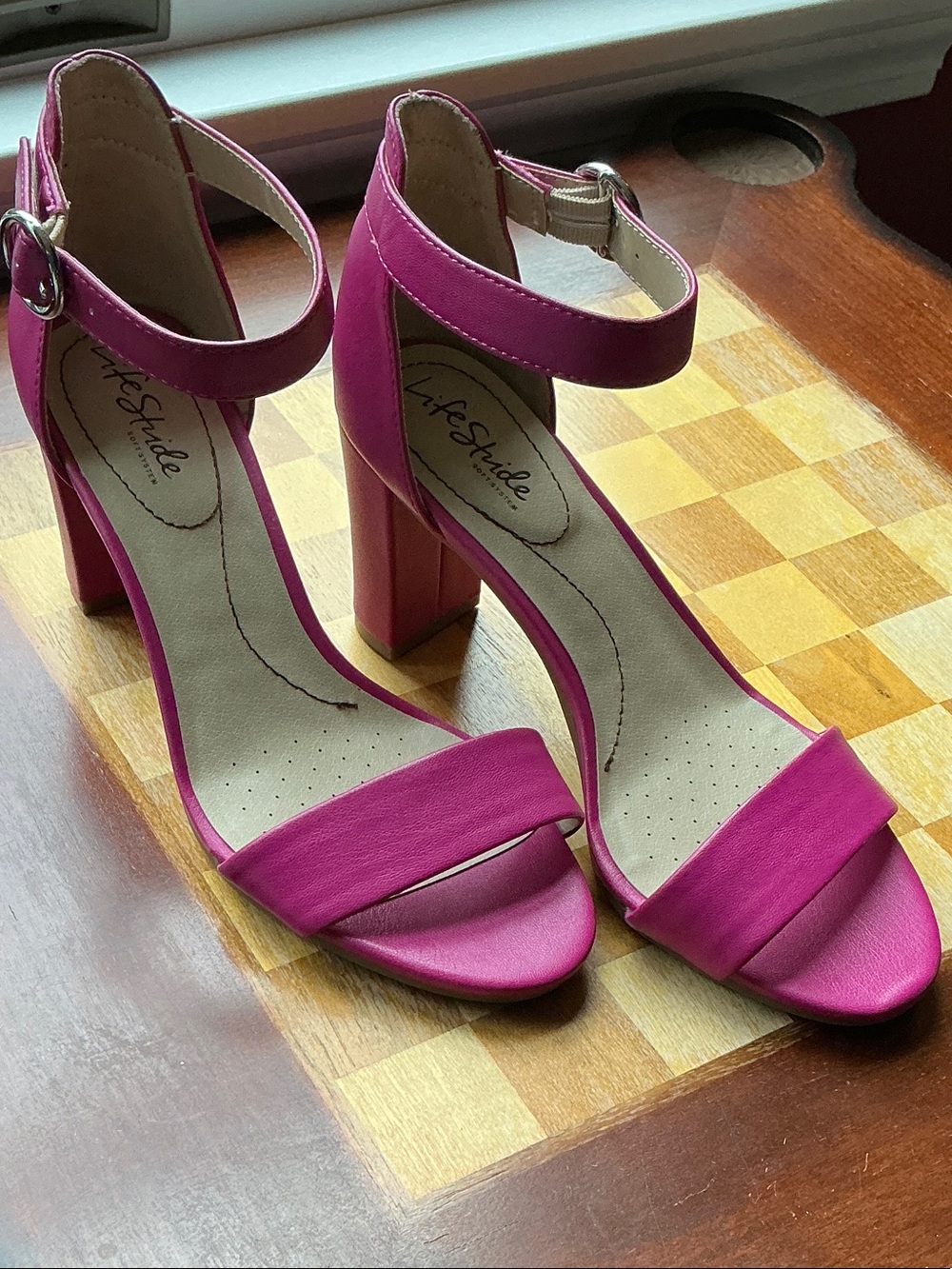 Life Stride 8.5W Magenta Open-Toe Block Heel Sandals with Ankle Strap